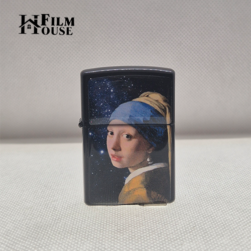 სანთებელა - გოგონა მარგალიტის საყურით